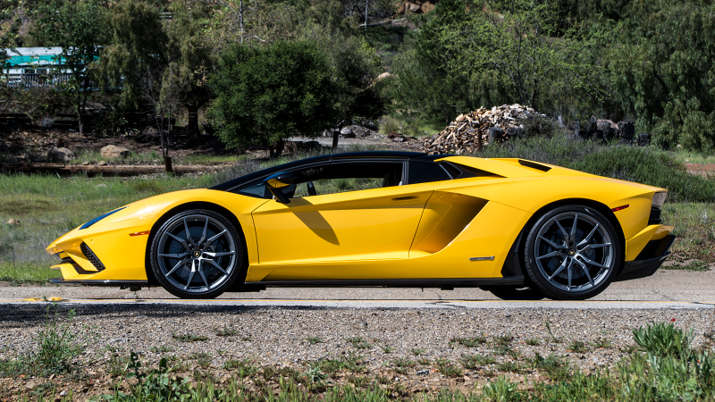 Illustration for article titled The $460,000 740 HP Lamborghini Aventador S Is Barely A Car